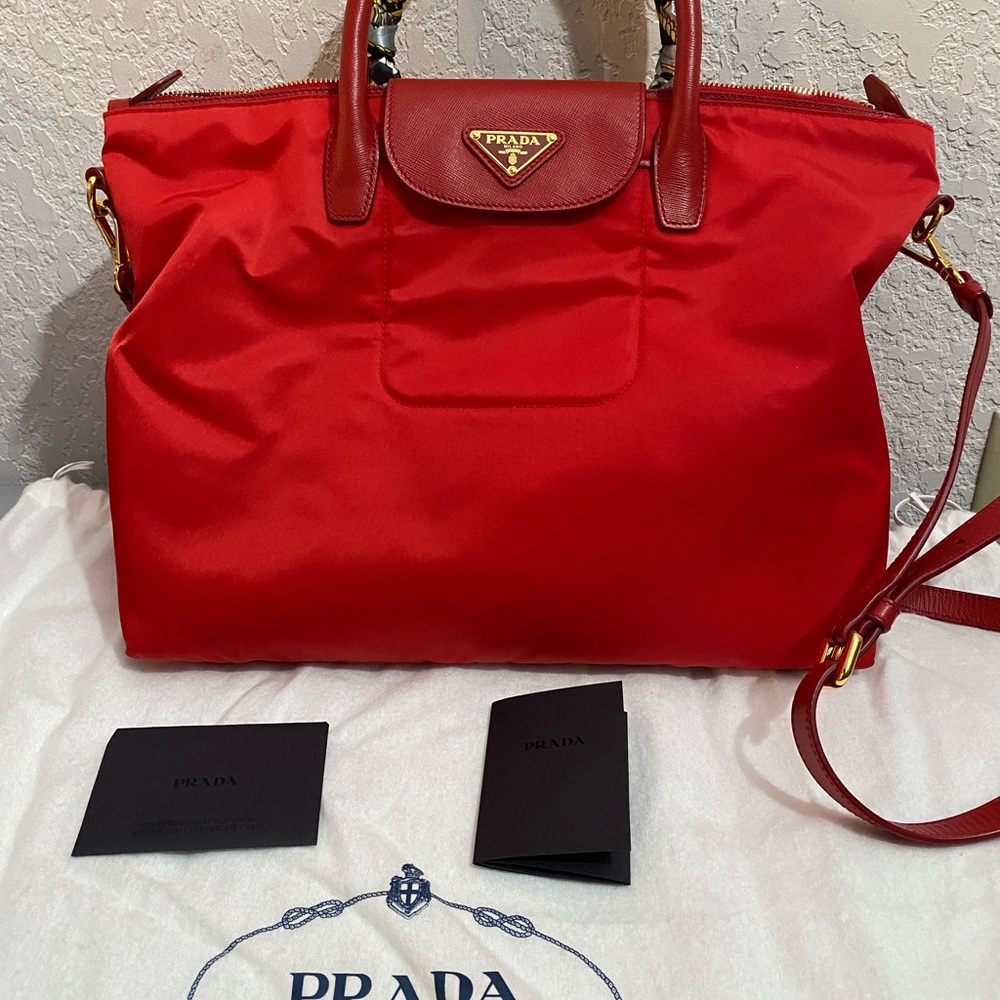 Prada tote bag in red